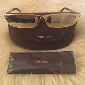 Tom Ford Everett 1059 Rectangular Sunglasses in Gold